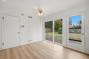 10722 NE Thompson St, Portland, OR 97220 - Photo 14