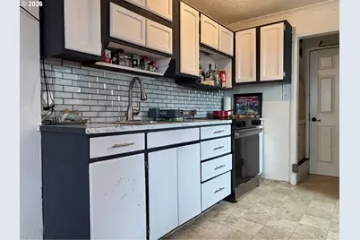 589 Rivington St, Astoria, OR 97103 - Photo 28