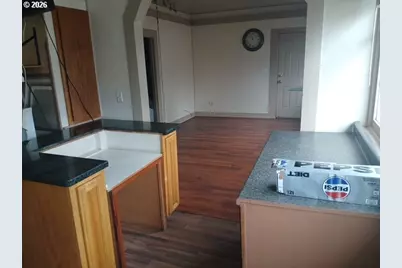 432 NW 10th St, Redmond, OR 97756 - Photo 12