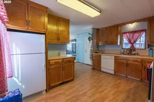 1501 SW Baker St, McMinnville, OR 97128 - Photo 12