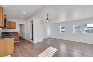 1768 38th Pl, Salem, OR 97305 - Photo 6