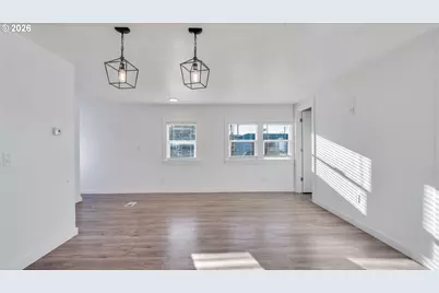 1768 38th Pl, Salem, OR 97305 - Photo 8