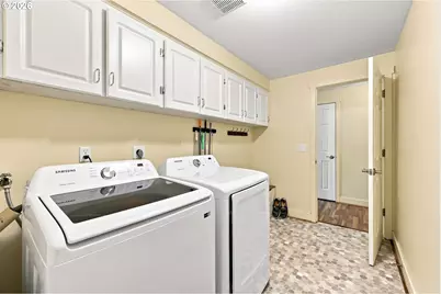 3914 SE Douglass Ct, Troutdale, OR 97060 - Photo 10