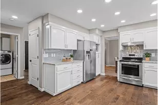 12988 SE Bluff Dr, Clackamas, OR 97015 - Photo 8