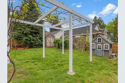 374 NE Edison St, Hillsboro, OR 97124 - Photo 22
