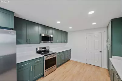 865 Seagate Ave, Coos Bay, OR 97420 - Photo 10