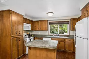 3377 W 25th Ave, Eugene, OR 97405 - Photo 8