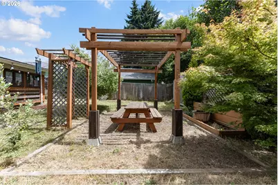 297 SW Walnut Ave, Dallas, OR 97338 - Photo 18