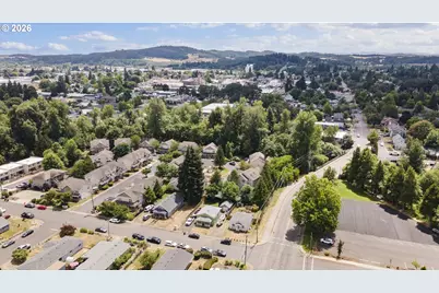 297 SW Walnut Ave, Dallas, OR 97338 - Photo 20