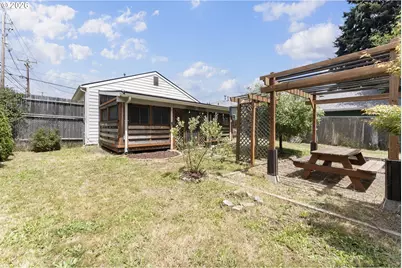 297 SW Walnut Ave, Dallas, OR 97338 - Photo 16