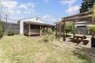 297 SW Walnut Ave, Dallas, OR 97338 - Photo 16