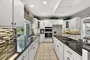 9085 SW 180th Pl, Beaverton, OR 97007 - Photo 10
