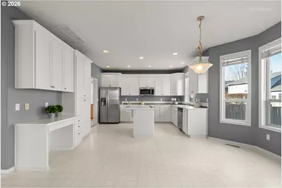 9135 SW Stono Dr, Tualatin, OR 97062 - Photo 6