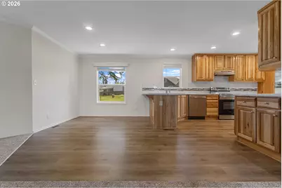 365 Mountain View Rd, Sweet Home, OR 97386 - Photo 8
