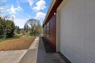 365 Mountain View Rd, Sweet Home, OR 97386 - Photo 2