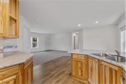 365 Mountain View Rd, Sweet Home, OR 97386 - Photo 10