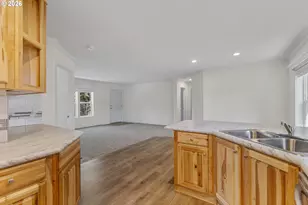 365 Mountain View Rd, Sweet Home, OR 97386 - Photo 10