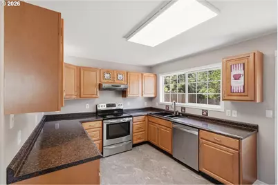 1803 Juniper Ave, Coos Bay, OR 97420 - Photo 10