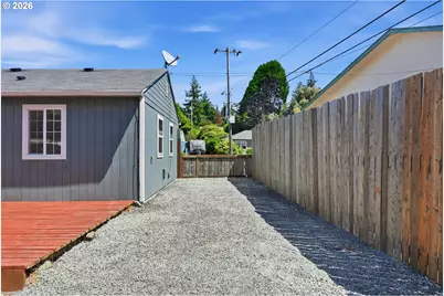 1803 Juniper Ave, Coos Bay, OR 97420 - Photo 26