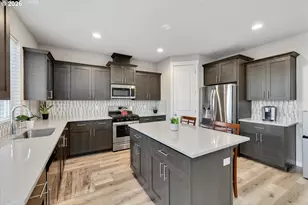 282 W 17th St, Lafayette, OR 97127 - Photo 10