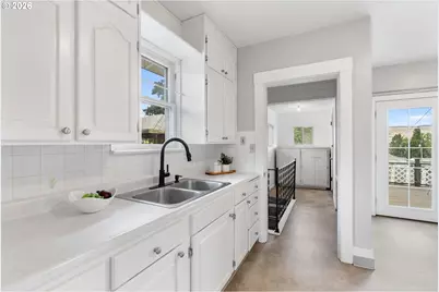 1015 E 10th St, The Dalles, OR 97058 - Photo 10