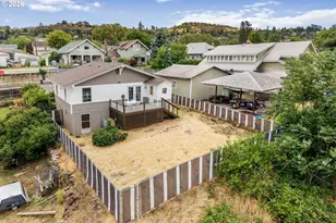 1015 E 10th St, The Dalles, OR 97058 - Photo 30