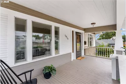 1015 E 10th St, The Dalles, OR 97058 - Photo 2