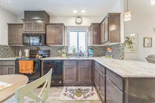 1999 Jansen Way, Woodburn, OR 97071 - Photo 18