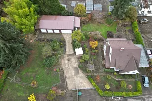 202 NE Fulton St, Roseburg, OR 97470 - Photo 42