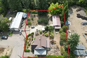 202 NE Fulton St, Roseburg, OR 97470 - Photo 2