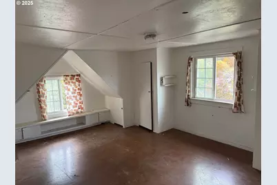 202 NE Fulton St, Roseburg, OR 97470 - Photo 22