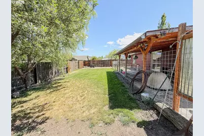 699 NE Fieldstone Ln, Prineville, OR 97754 - Photo 32