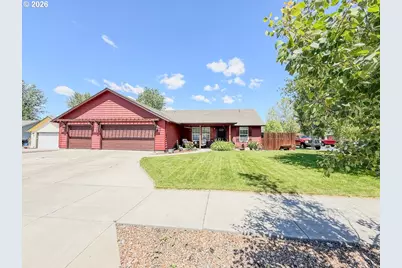 699 NE Fieldstone Ln, Prineville, OR 97754 - Photo 2