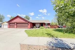 699 NE Fieldstone Ln, Prineville, OR 97754 - Photo 2