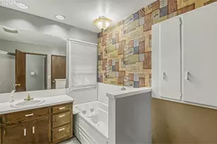 10516 SE Clinton St, Portland, OR 97266 - Photo 18