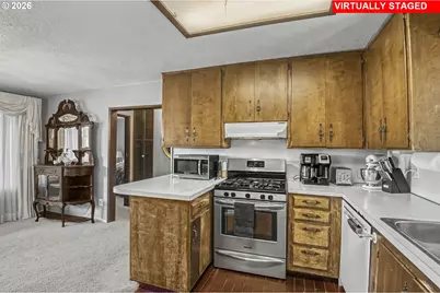 10516 SE Clinton St, Portland, OR 97266 - Photo 16