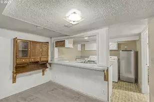 10516 SE Clinton St, Portland, OR 97266 - Photo 26