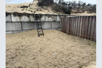 2317 Laura Ln, North Bend, OR 97459 - Photo 38