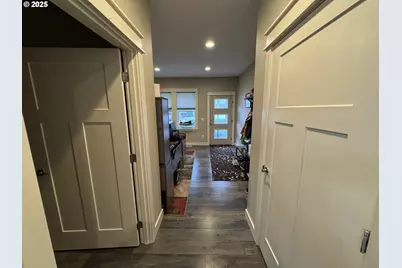 2317 Laura Ln, North Bend, OR 97459 - Photo 10