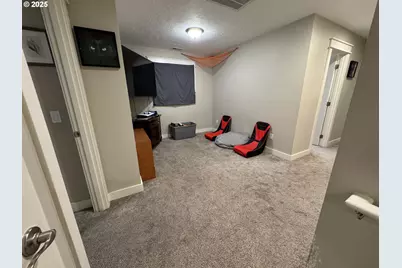 2317 Laura Ln, North Bend, OR 97459 - Photo 16