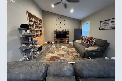 2317 Laura Ln, North Bend, OR 97459 - Photo 6