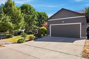 715 Rossmore St, Eugene, OR 97404 - Photo 2