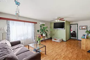 1012 7th St, Springfield, OR 97477 - Photo 8