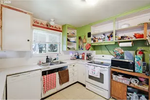 1012 7th St, Springfield, OR 97477 - Photo 12