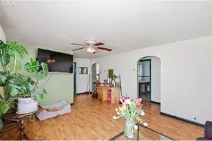 1012 7th St, Springfield, OR 97477 - Photo 6