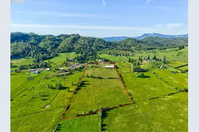 2529 Northside Rd, Sutherlin, OR 97479 - Photo 4