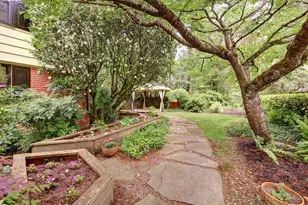 1975 SW Edgewood Rd, Portland, OR 97201 - Photo 34