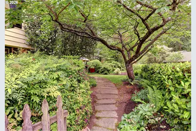 1975 SW Edgewood Rd, Portland, OR 97201 - Photo 38