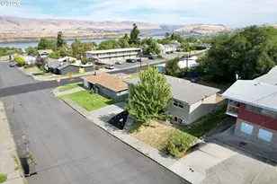 1106 Oregon St, The Dalles, OR 97058 - Photo 4