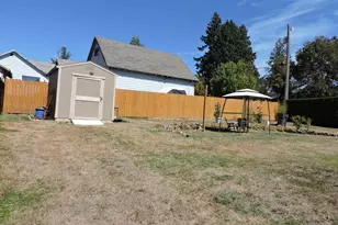 1555 21st Pl, Forest Grove, OR 97116 - Photo 8